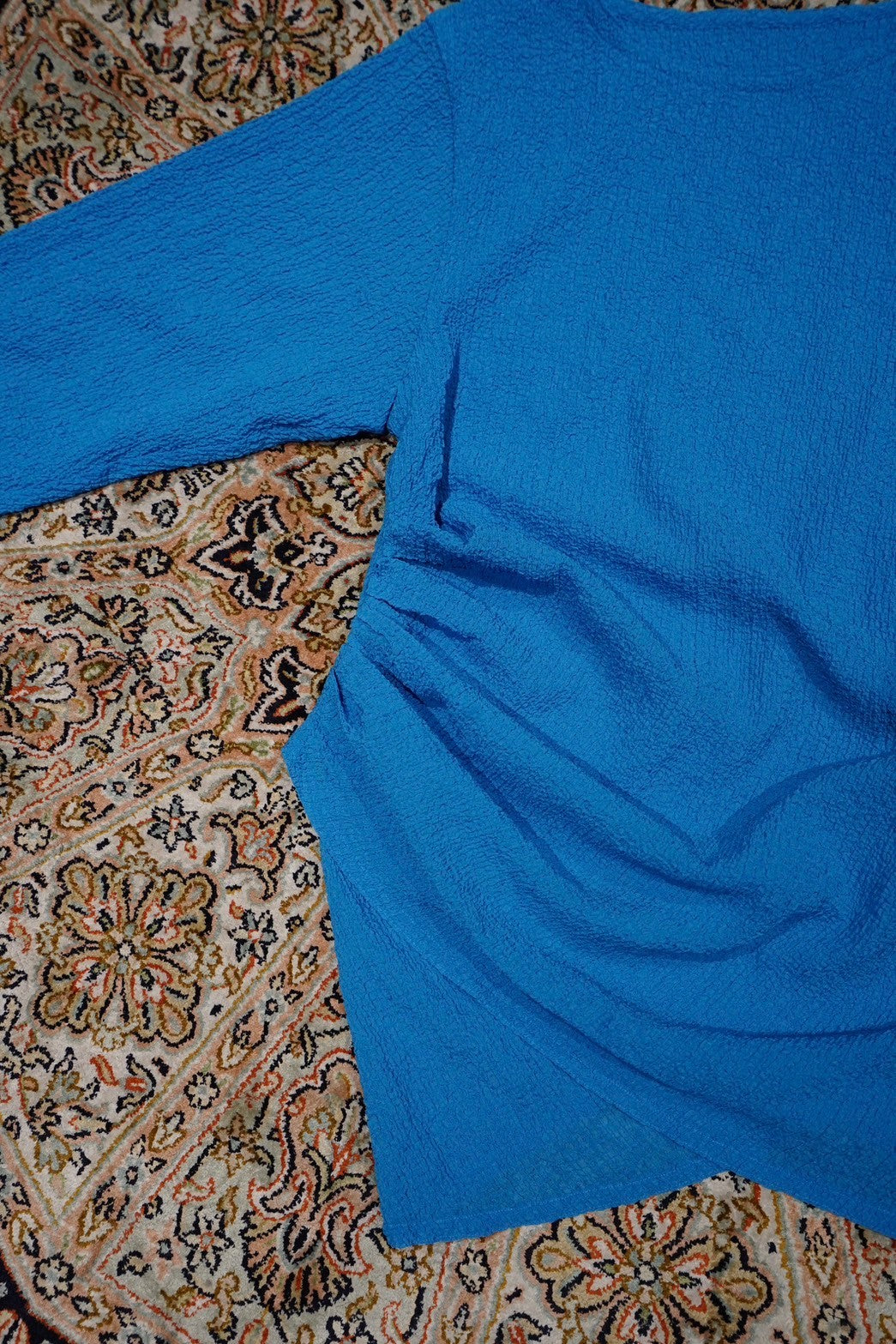 Omar Afridi(オマールアフリディ)25SSのAfridi DRAPED L/S TOP(BLUE