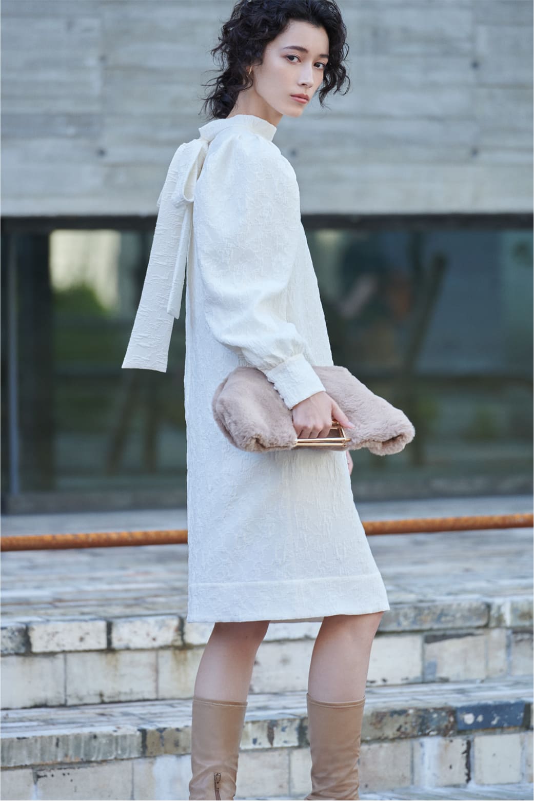 COAT STYLE タイムレスなシルエットが際立つ 脱いでも着ても可愛い