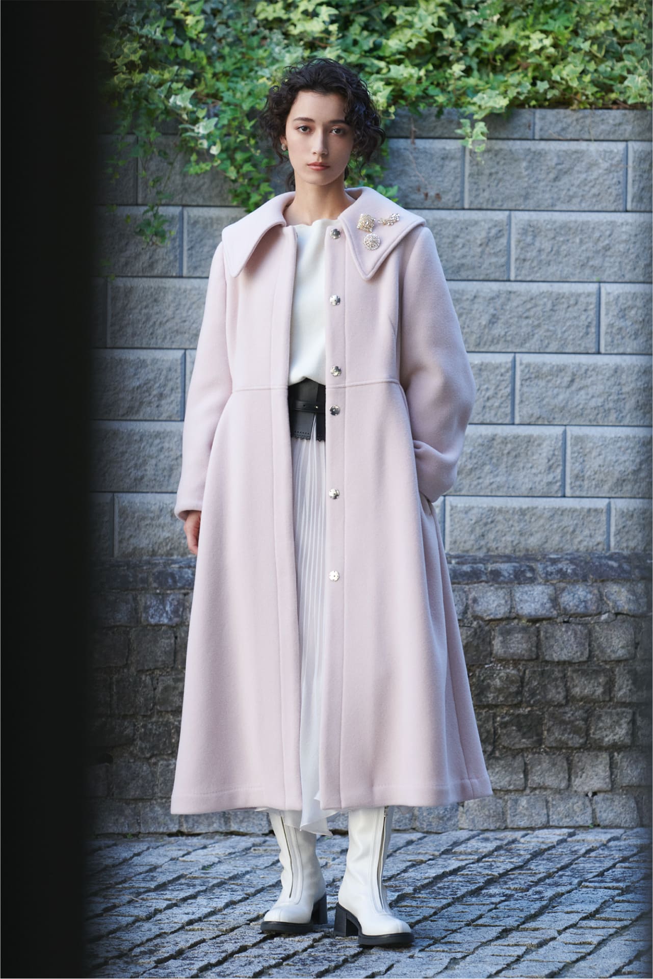 COAT STYLE タイムレスなシルエットが際立つ 脱いでも着ても可愛い