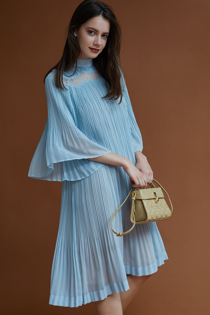 バックサテンプリーツワンピース （ネイビー） VERY掲載 CELFORD セル