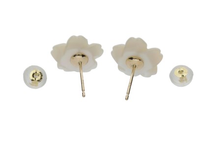 K18】白蝶貝 桜シェルピアス/No.4 | 山梨県甲府市 | ふるさと納税