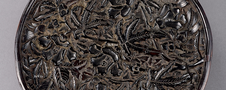 中国骨董品の堆黒（剔黒）の買取と鑑定・査定、オークション出品