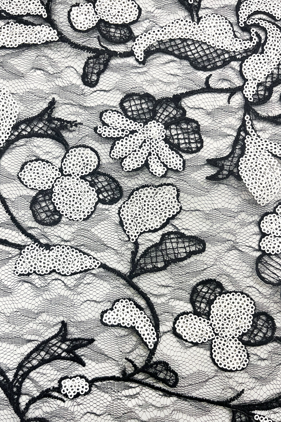 ファートリム・レースストール - ブラック＆ホワイト – CHIE IMAI GROUP