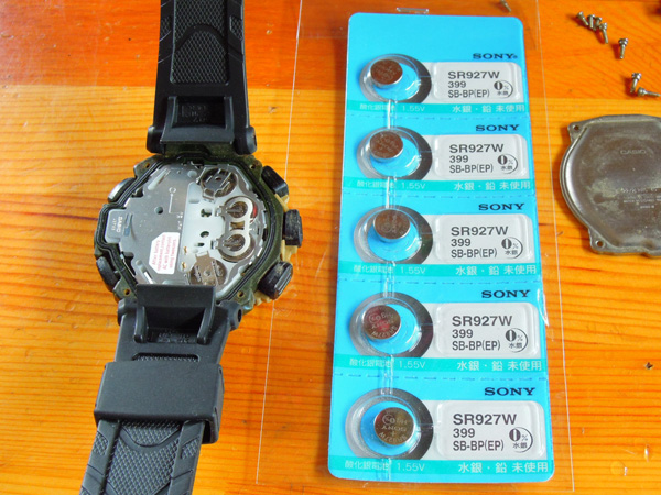 ProTrek PRG-40のバンド交換と電池交換/レストア&工作しましょ！／CHS