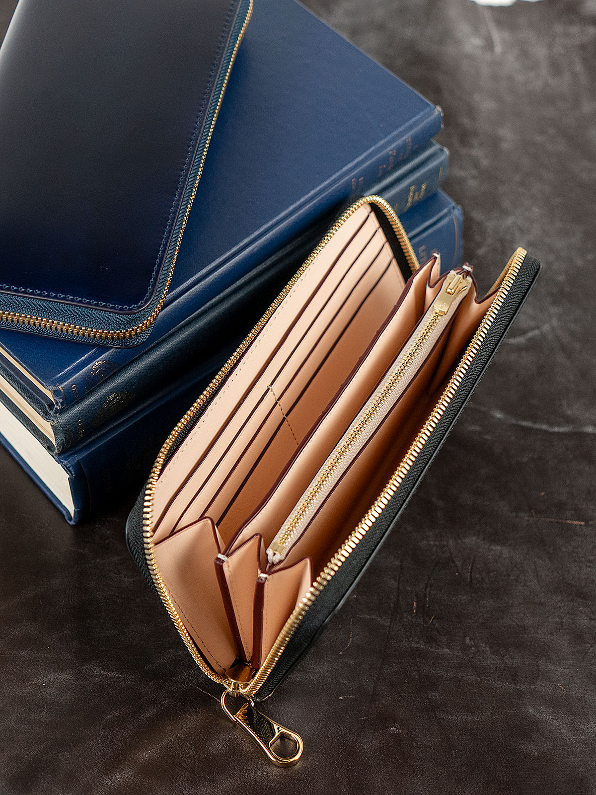 アニリンコードバン RFロングウォレット（ラウンドファスナー長財布