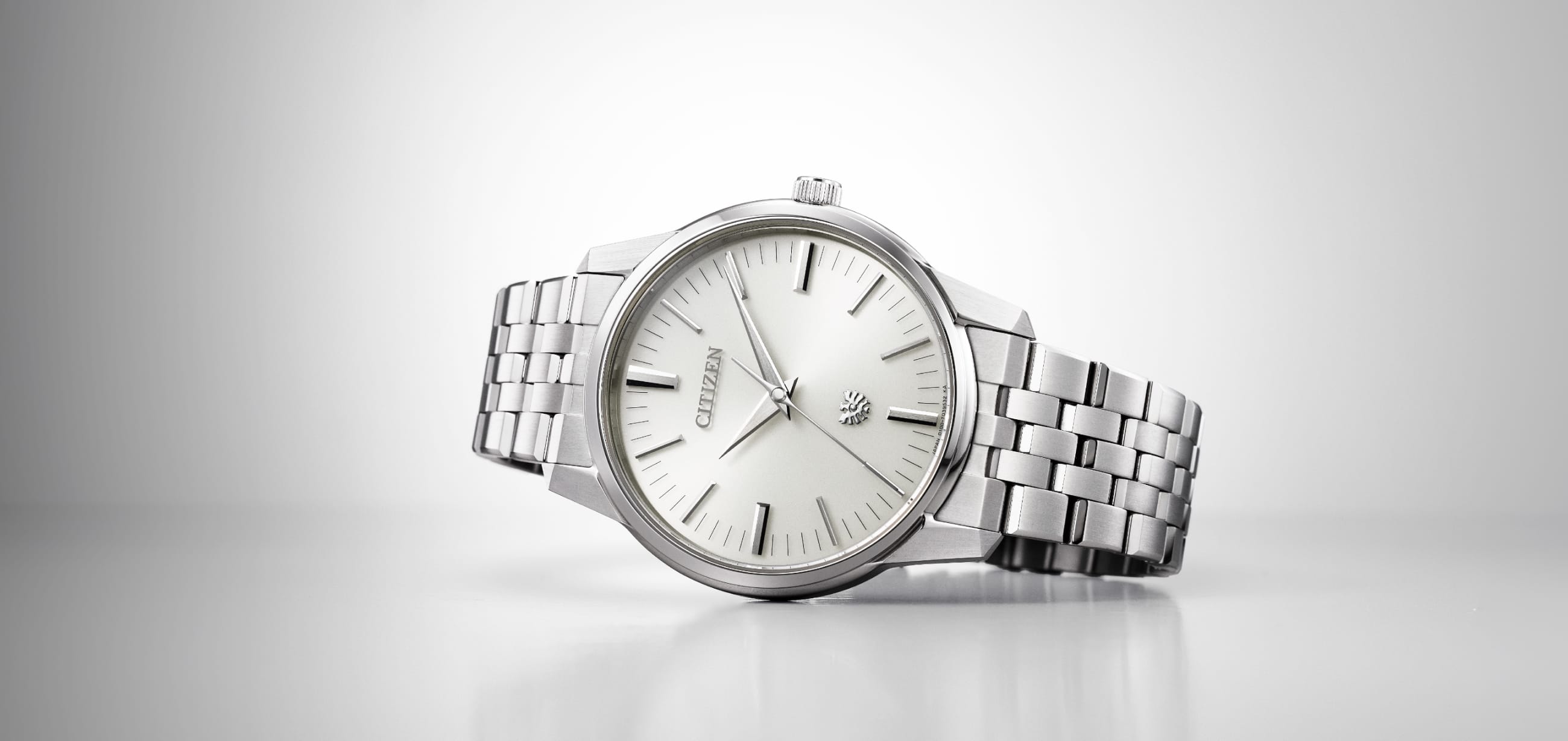 年差±1秒「エコ・ドライブ」（Caliber0100）｜The CITIZEN ブランドサイト