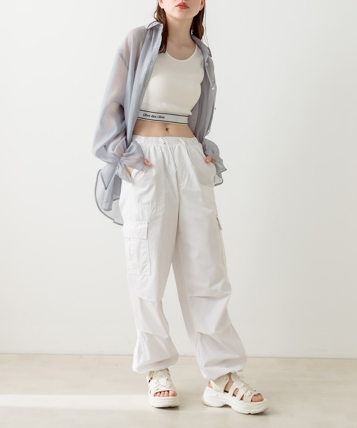 新色追加/WEB限定カラーあり】裾しぼりゆるカーゴパンツ | OLIVE des