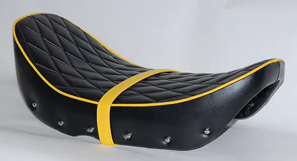 形状別サンプル バナナシート | バイク カスタムシートのボブズシート