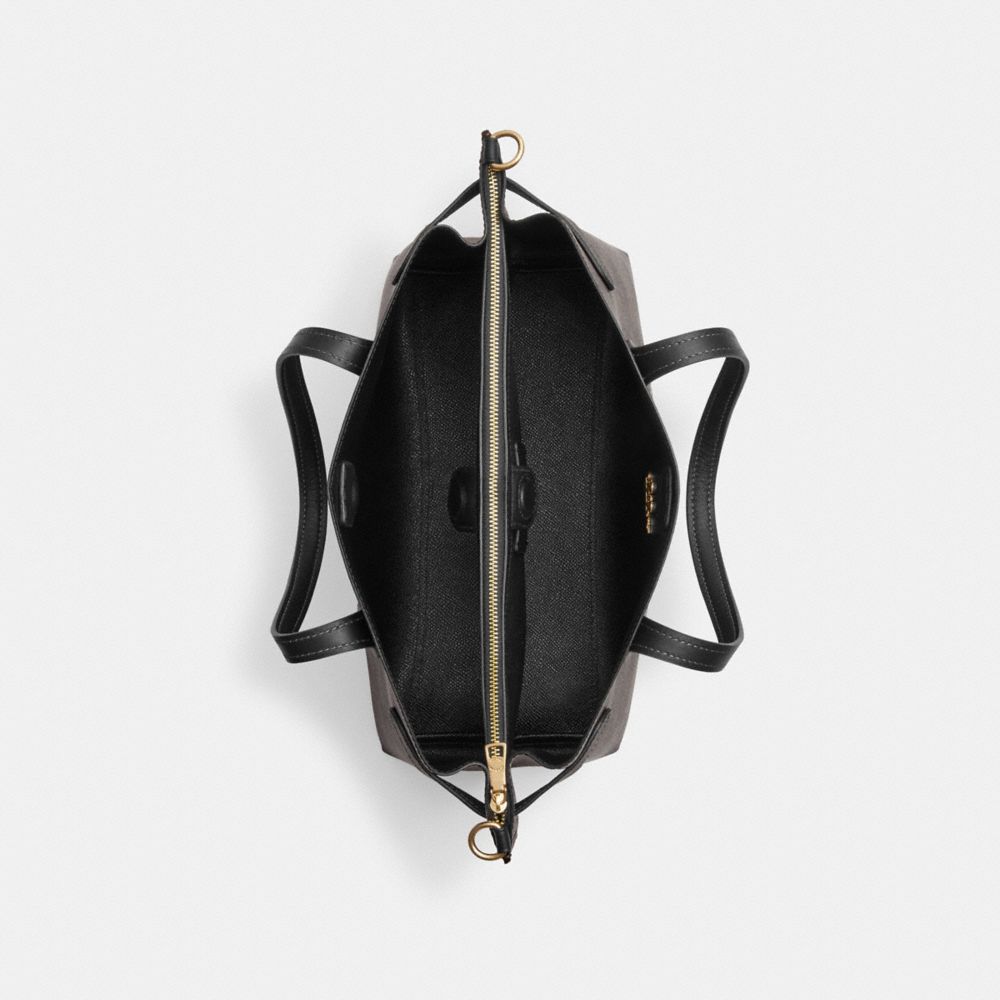 公式】コーチアウトレット | ハンナ キャリーオール・シグネチャー