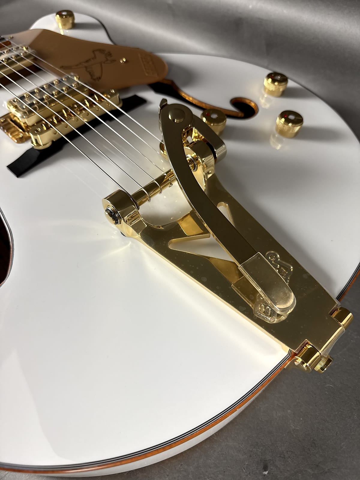 Gretsch Synchromatic Falcon 2025 - Snowcrest White – Corner Music