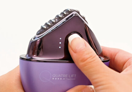 美容医療もホームケアも妥協無し引き締め特化美顔器「キャトルリフト