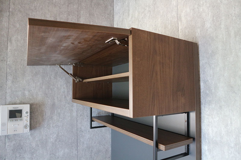 unico（ウニコ）の食器棚】ウォールナットの木の素材感がおしゃれな