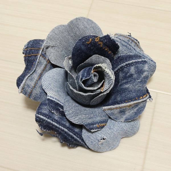ダメージデニム薔薇コサージュ - ピンクハウス通販｜リサイクル