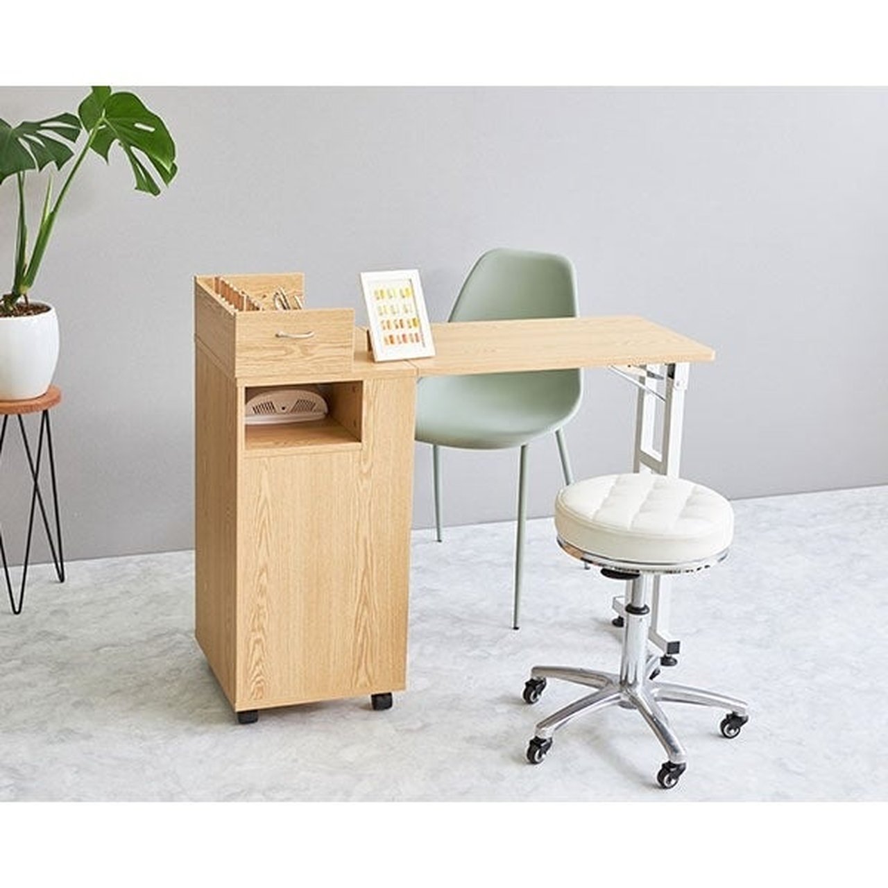 エトゥベラ] 折りたたみ ネイルテーブル MO1 ブラウン | SevenBeauty