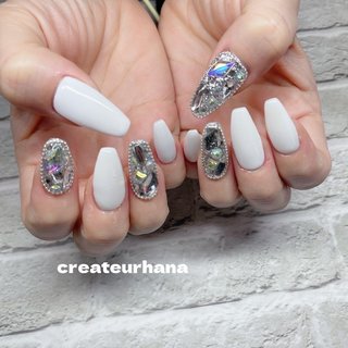 ホワイトワンカラーのネイルデザイン｜ネイルブック