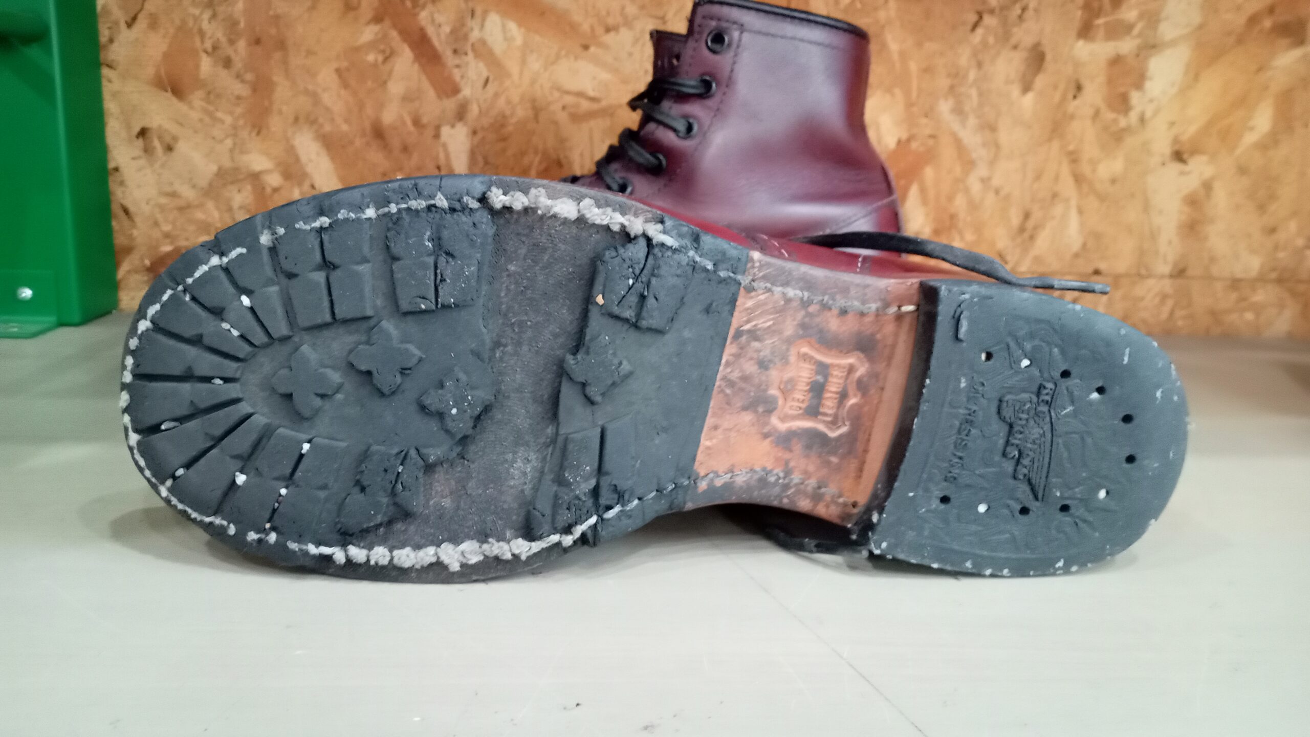 RED WING】男達の永遠の定番。ベックマンブーツの劣化したソールを