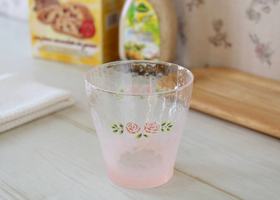 マニー ステンシルローズ 陶器 － フレンチカントリーのバラ柄、レース