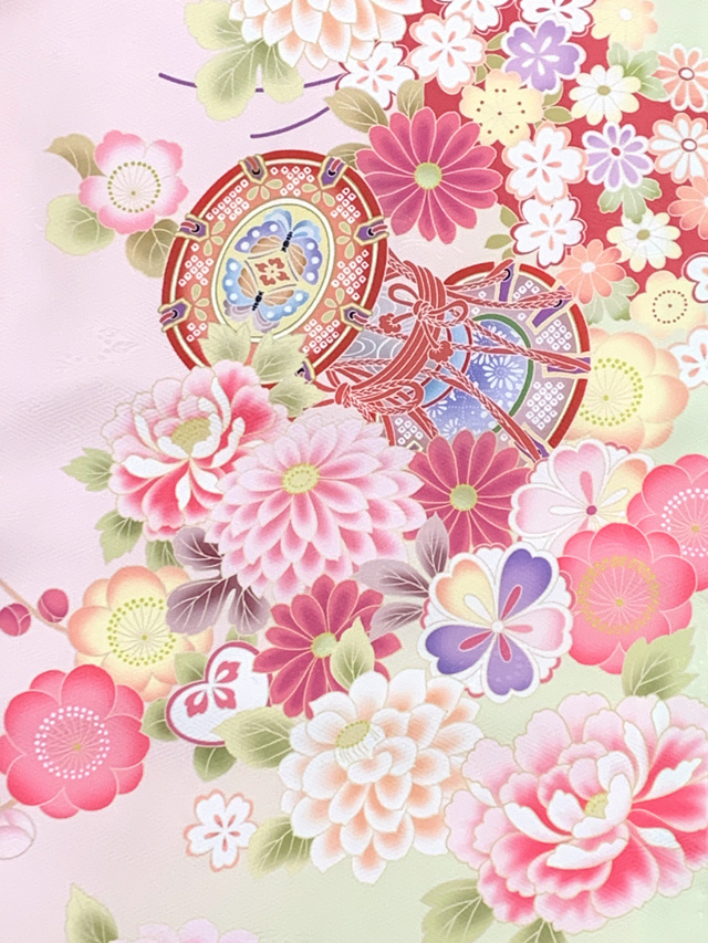 七五三 着物 2025年新作 7歳 絵羽柄の四つ身の子供着物(合繊) 単品