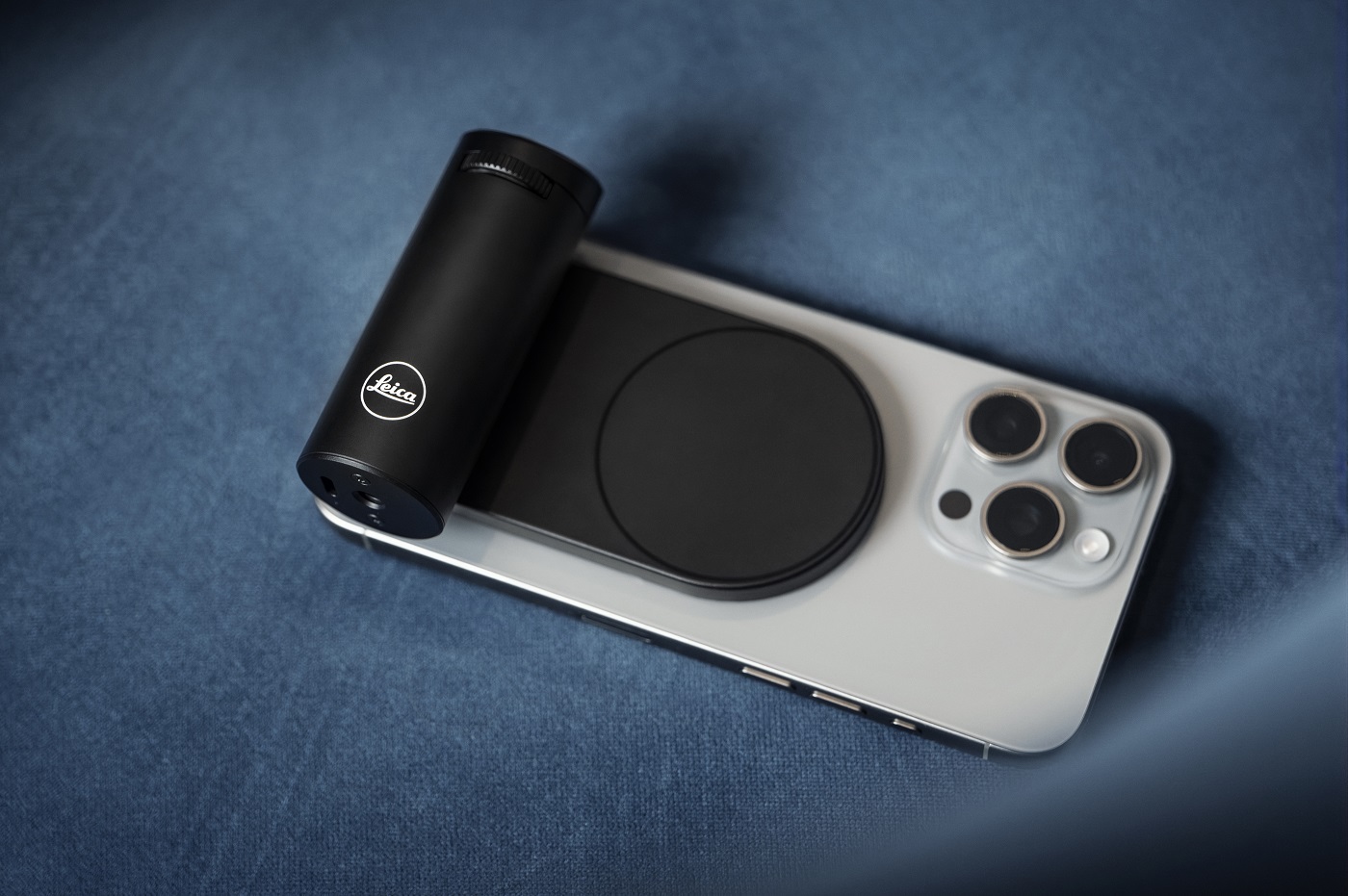 ライカ、iPhone用のカメラグリップ「Leica LUXグリップ」を発売