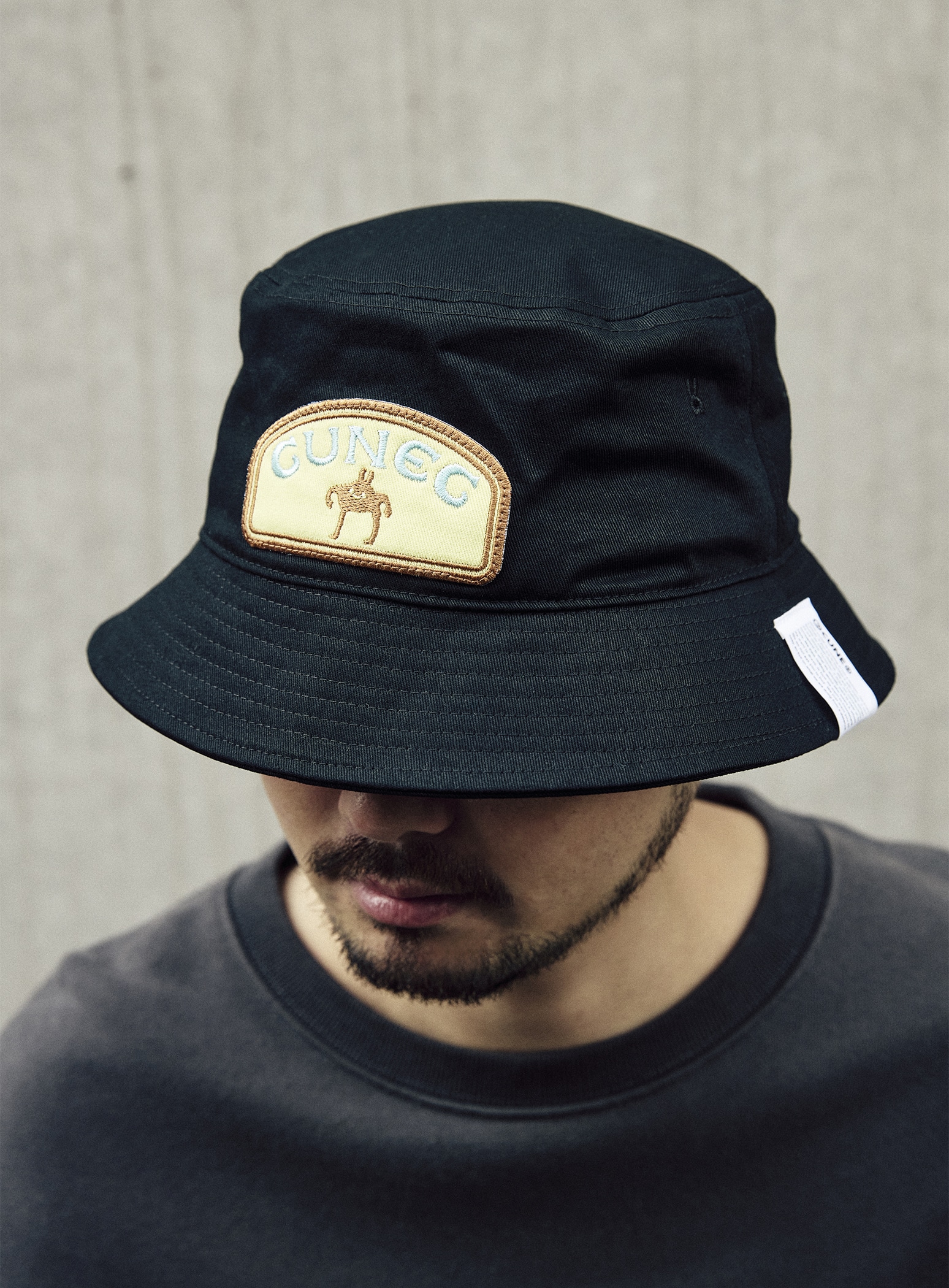 ワッペンバケットハット D｜ウサギがいる｜CUNE ONLINE STORE