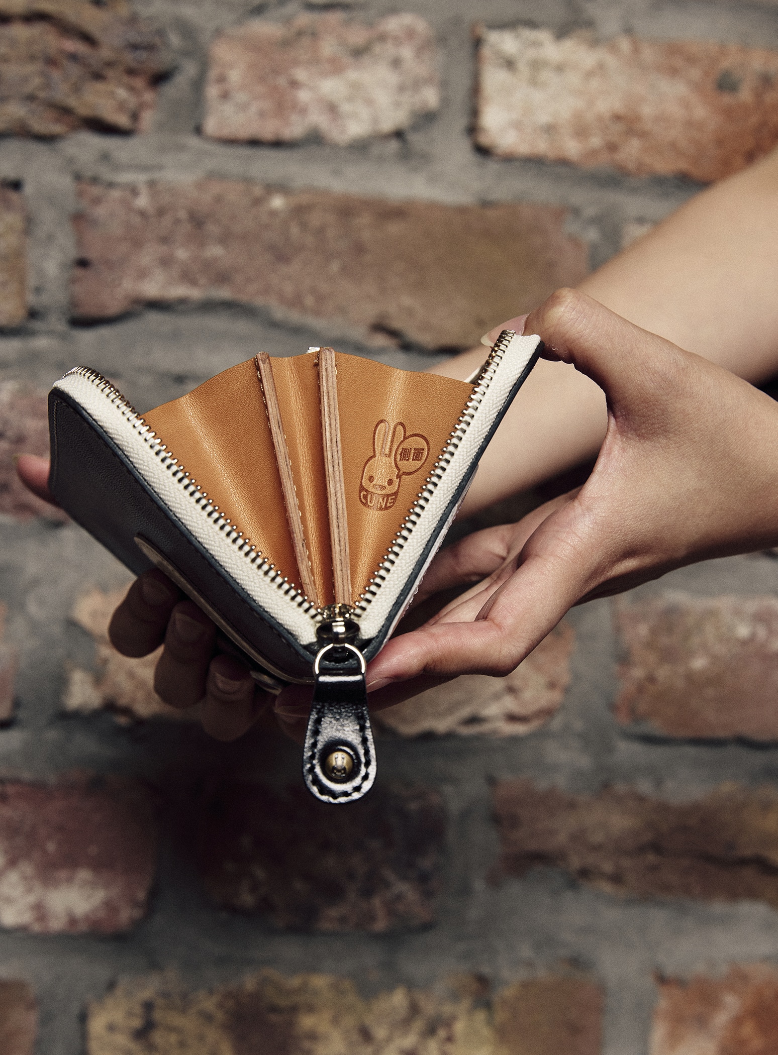 レザーロングウォレット SHORT｜ウサギがいる｜CUNE ONLINE STORE