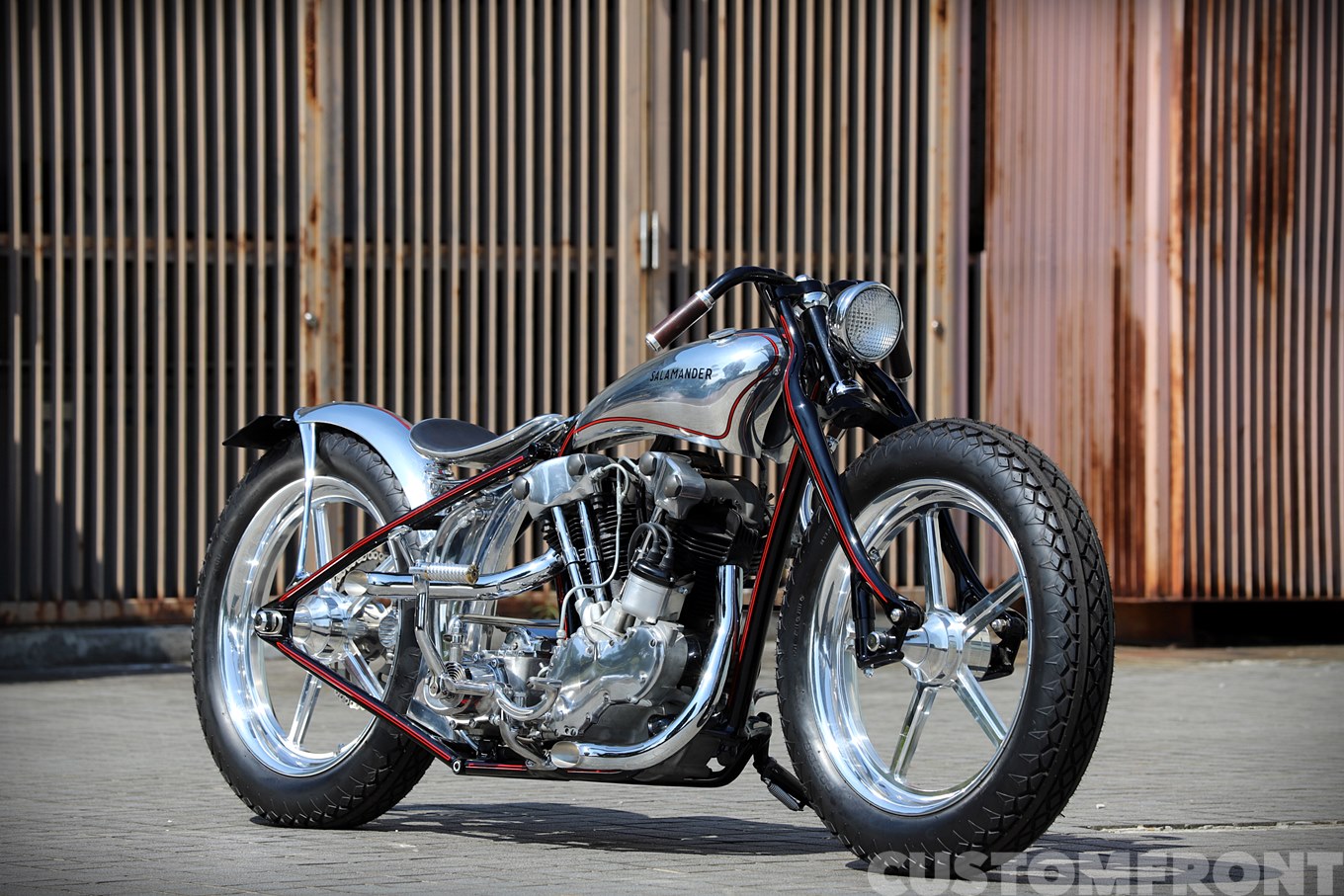 ハーレー ナックルヘッドのネオクラシックカスタム・バイクガレージ