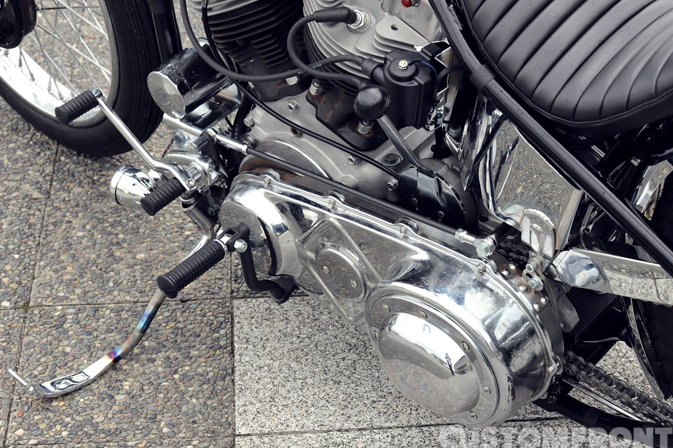 ショベルヘッドのリジッドスプリンガーフォーク・チョッパー FLH1977年