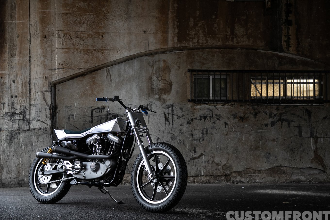 FONK MOTORCYCLEのスポーツスターXL1200Sのトラッカースタイルカスタム