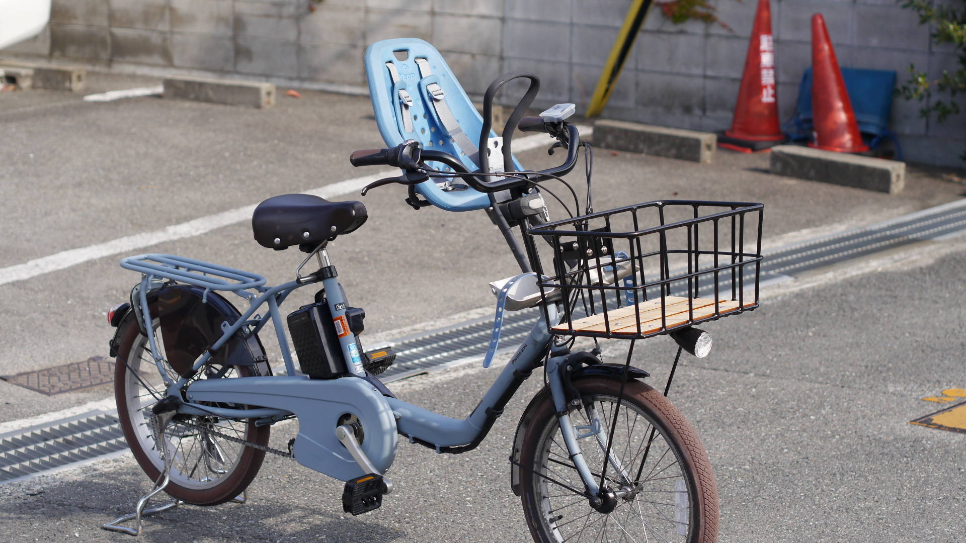 Panasonic ギュット カスタム チャイルドシートYEPP取付ました