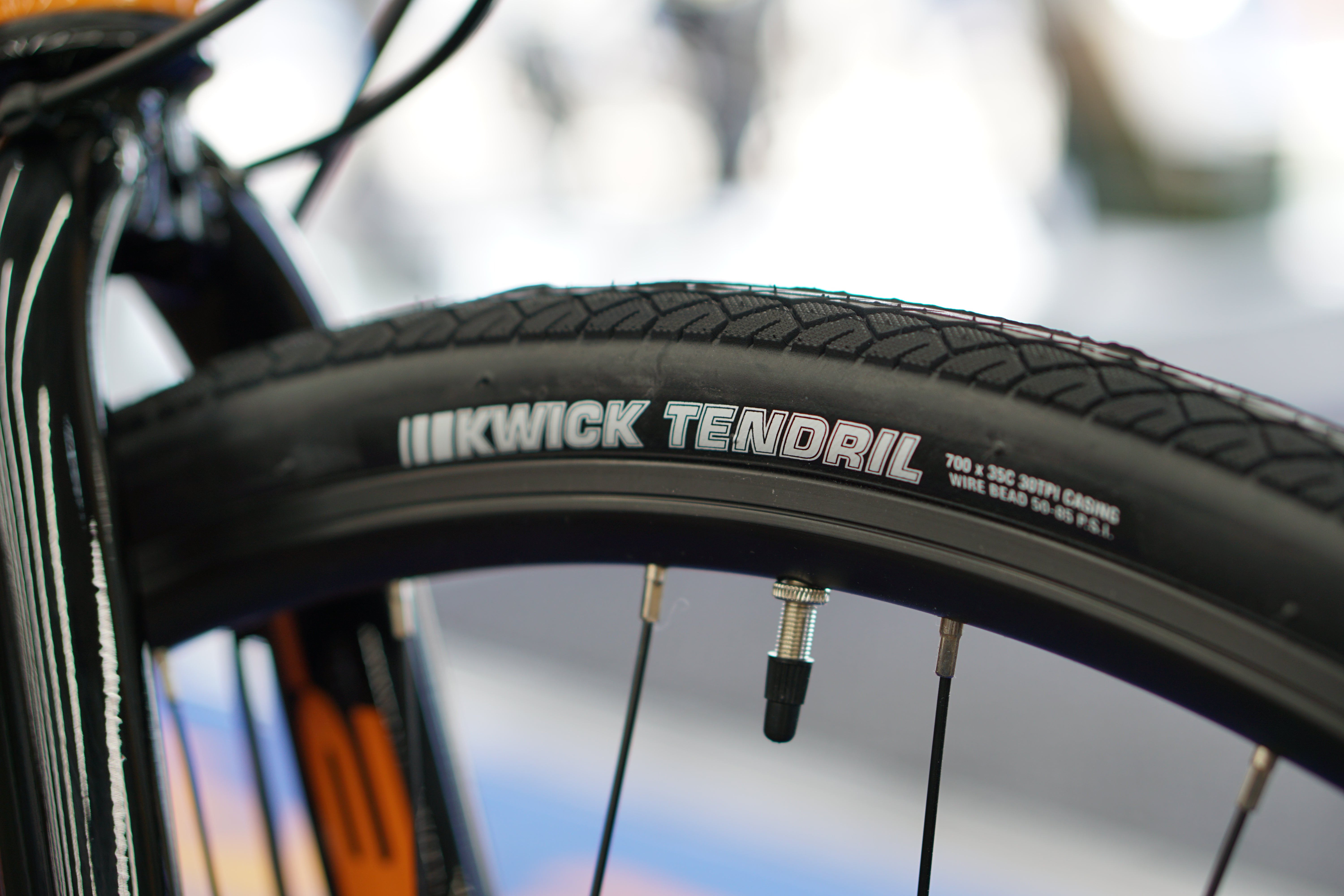 送料無料】【アウトレット】LA BICI(ラビチ) CROSS 700C