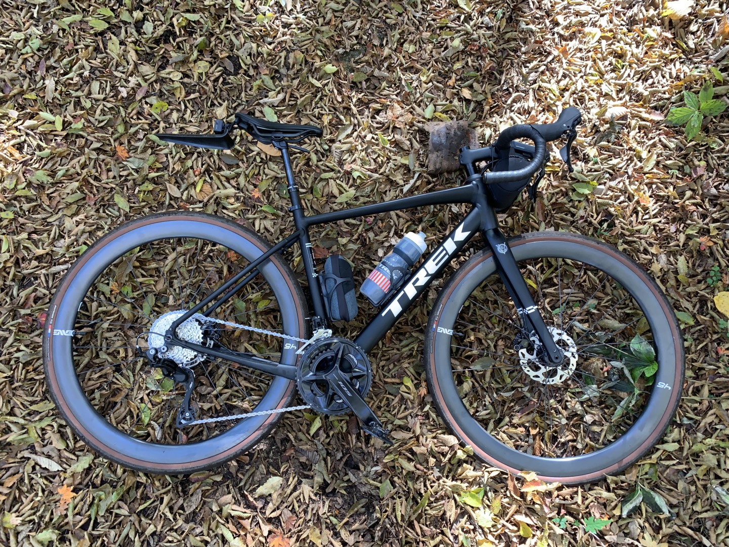 TREK Domane AL5 Gen4で欲張りに遊び倒す。 | サイクルショップ