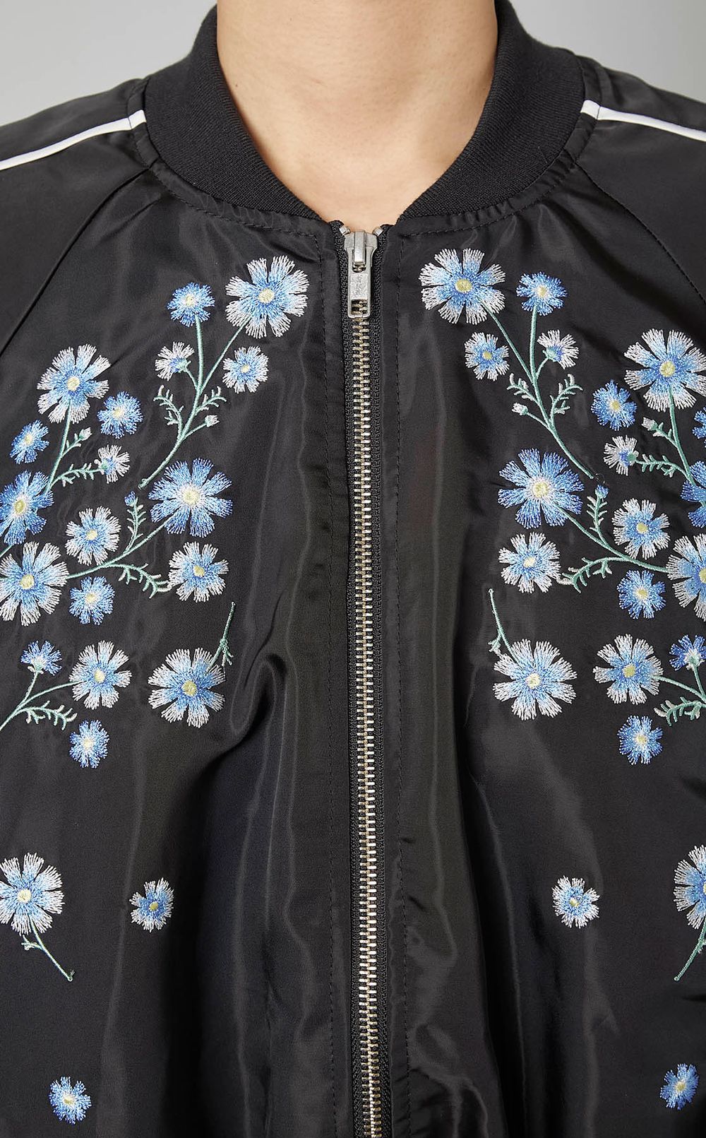 FURFUR｜フラワー刺繍スカジャン