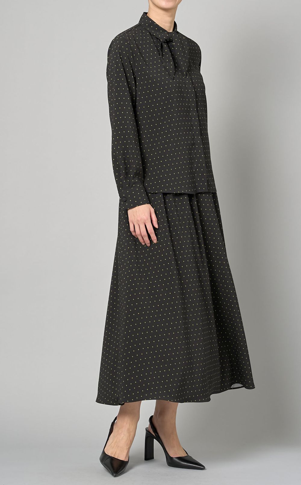 Theory luxe｜ドットプリントボウタイブラウス