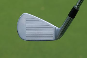 日本メーカーが好調！ 女子プロ使用の『ZXi5』『258CBP』のチョイ飛び