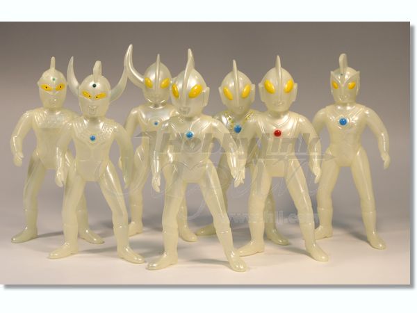 ブルマァクソフビ ウルトラファミリーセット | HLJ.co.jp