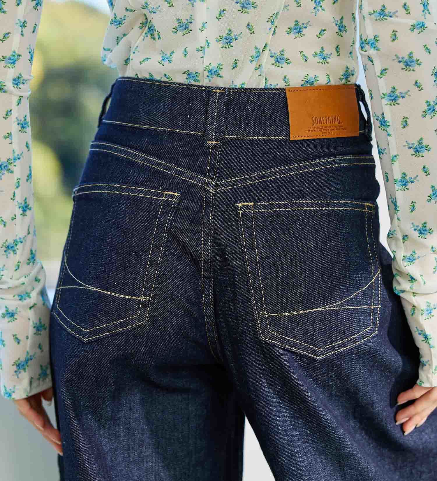 SOMETHING HANAタックカーブデニムパンツ|SOMETHING|サムシング