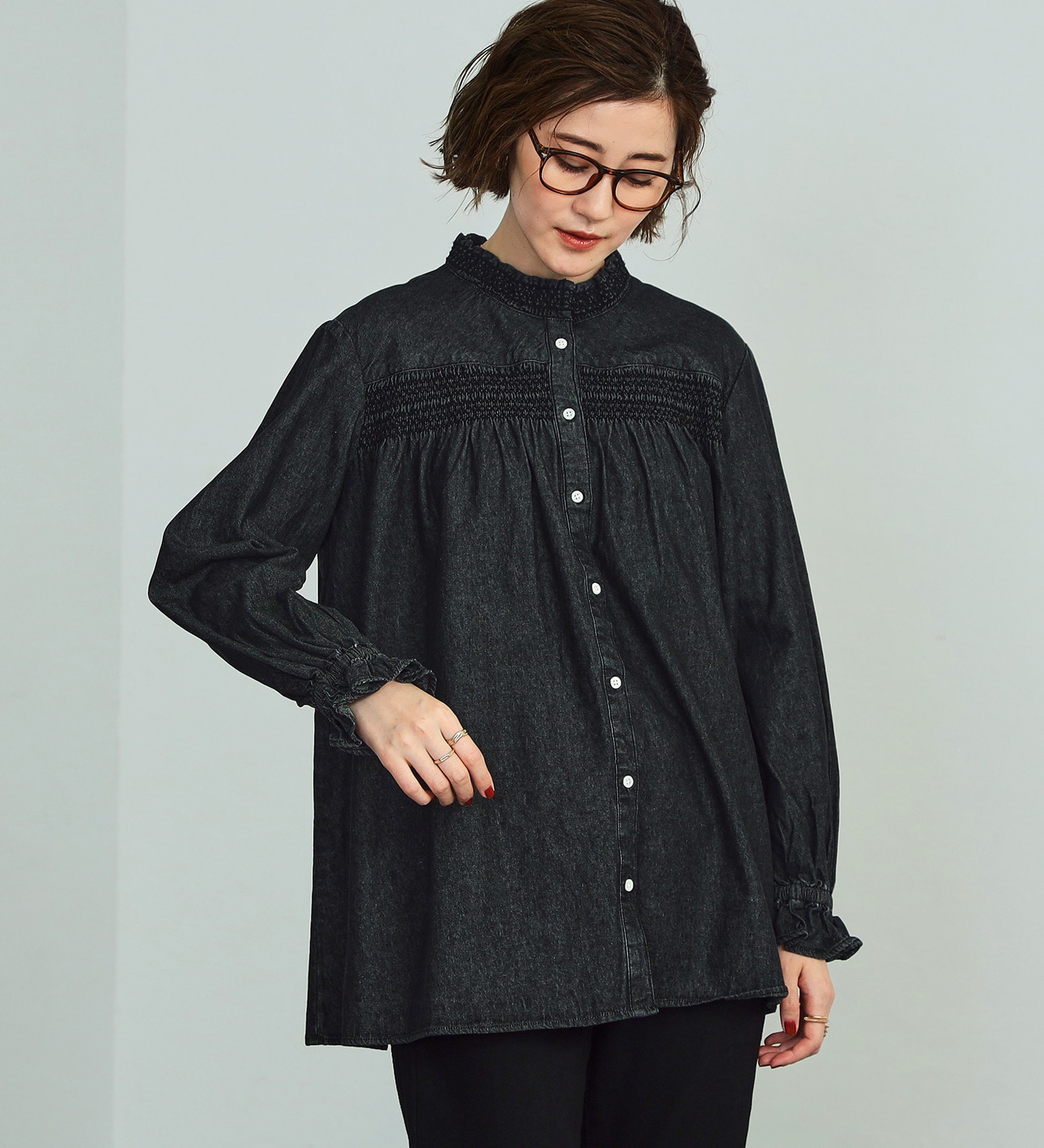 SOMETHING スモッキングデニムブラウス|SOMETHING|サムシング