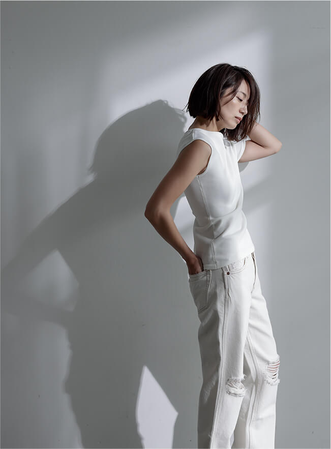 東原亜希 FORME 2025 SPRING OFF SHOULDER TOP