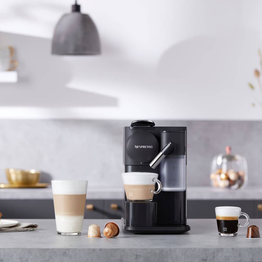 Nespresso Lattissima One, Black EN510B | De'Longhi CA