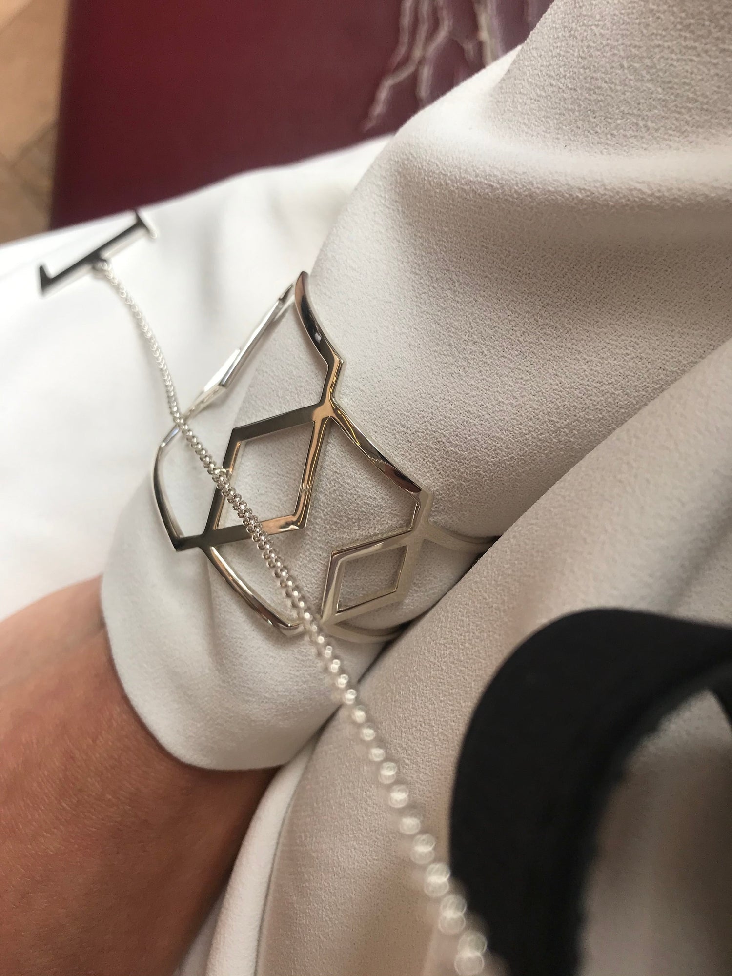 幾何学的なセルカフブレスレット、925シルバー – D&M JEWELLERY