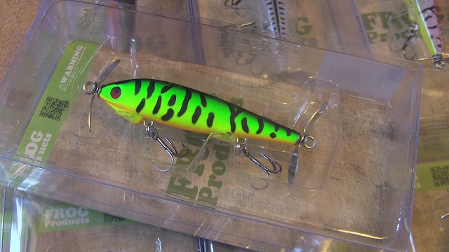 FROG PRODUCTS（フロッグプロダクツ）ダブルフィンフローターライブ