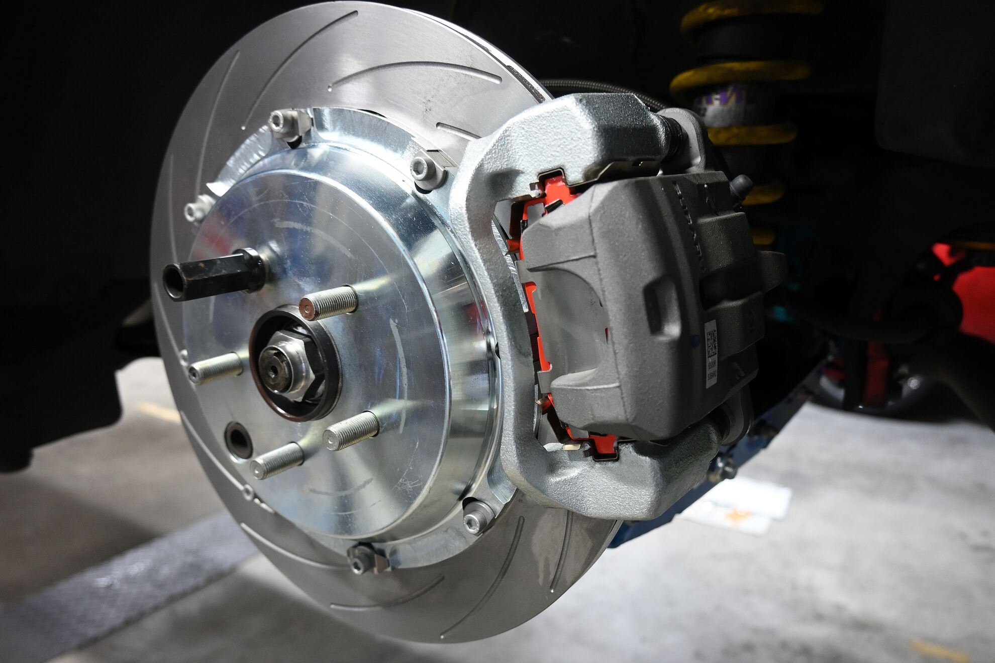 ZN6 トヨタ86にAPレーシング、ガーランドリアビックローターを装着