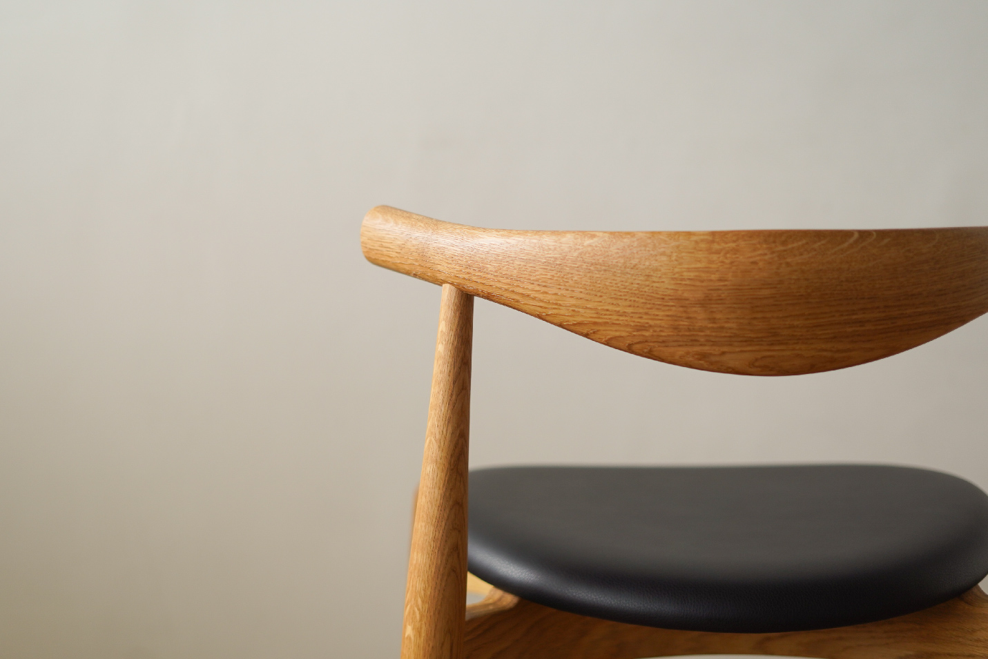 CH20（エルボーチェア）オーク オイルフィニッシュ レザーシート CARL