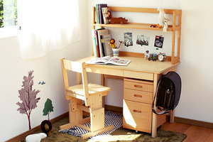 2026最新】「XYL（キシル）」の学習机は国産ヒノキ＆スギ使用が魅力