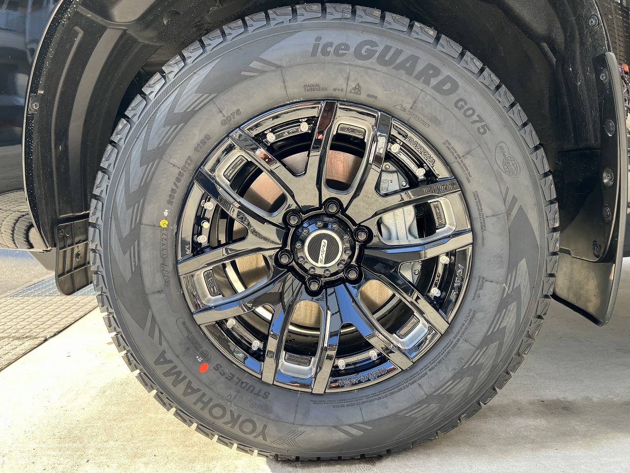 ランドクルーザープラドのスタッドレス用ホイールはTEAM DAYTONA FDX