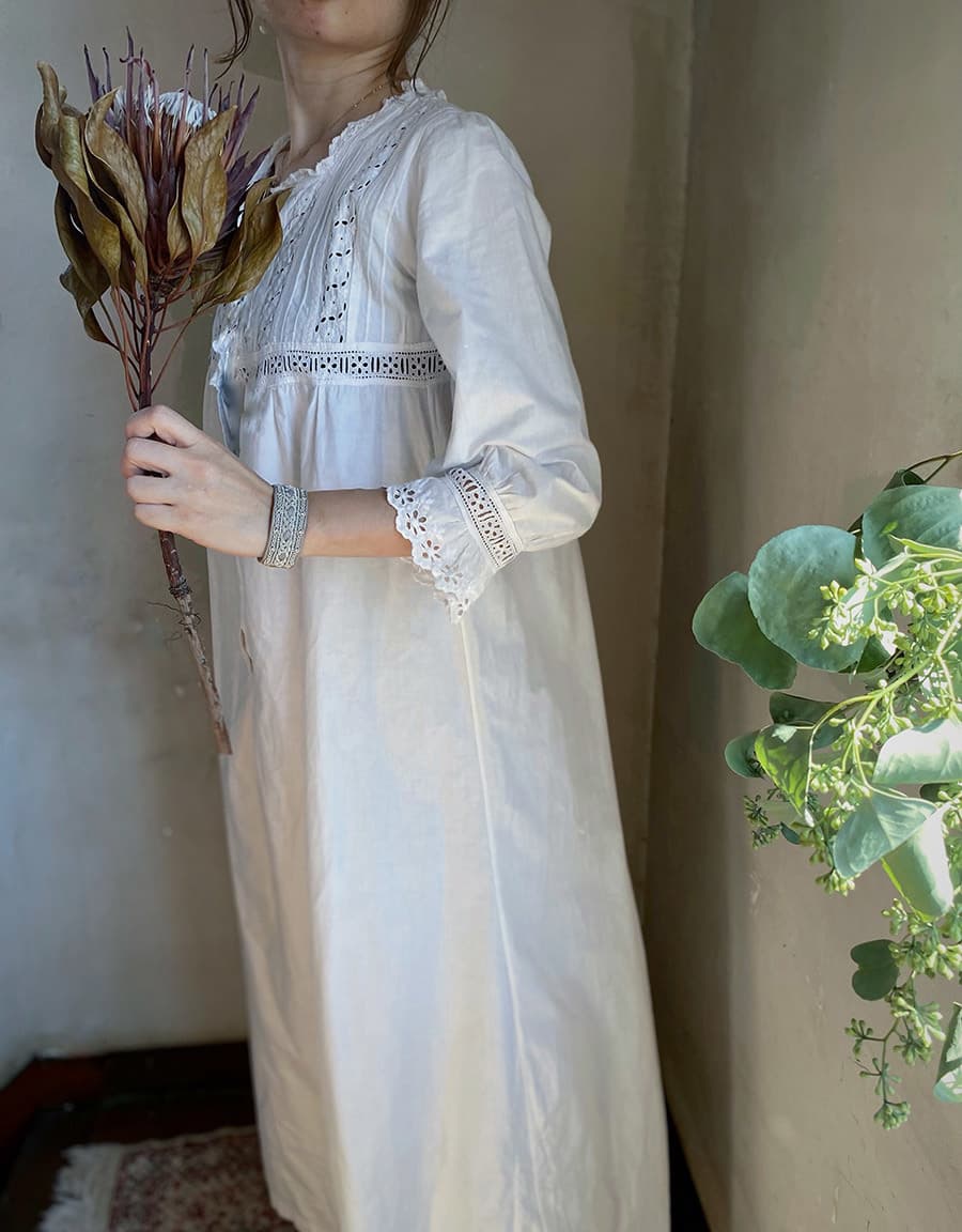 アンティークコットンフラワーレースワンピース