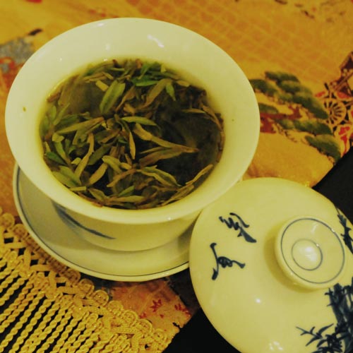 ロンジンチャ（中国語：龍井茶）｜ 点心ガイド