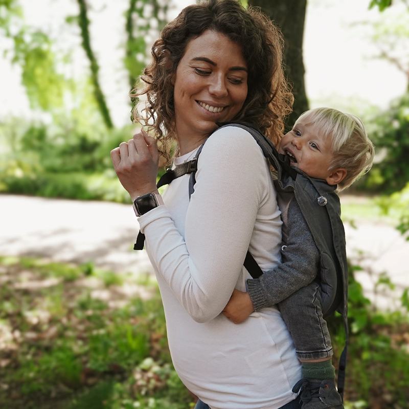 パパにも人気スタイリッシュなおんぶ紐｜ディディゴー グラファイト