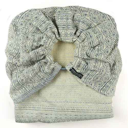 スリングで夏を涼しく快適に過ごす！吸湿性の高いヘンプ、リネン素材