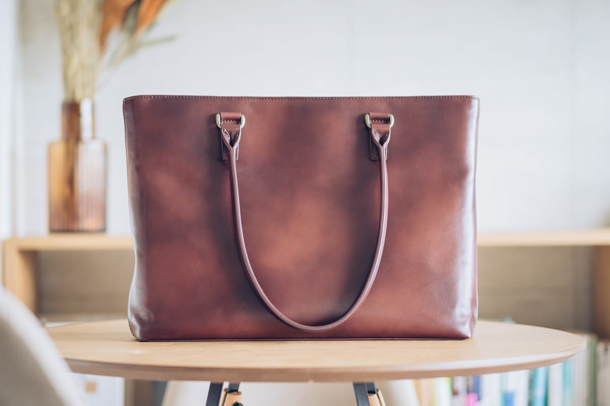 レザーの風合いが素晴らしい！MOTHERHOUSE アンティーク スリムトート